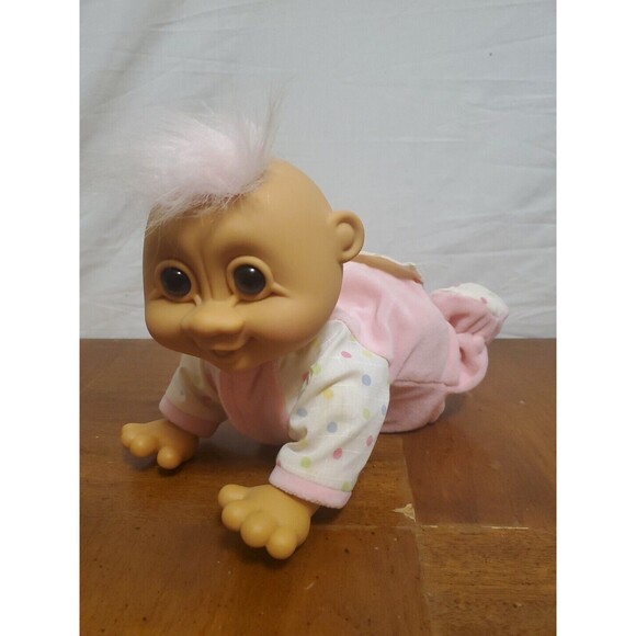 Russ Troll Crawling Baby Giggles Battery Operated Troll Tested Turns On No Crawl - Picture 1 of 8